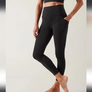 Nwot Athleta small black salutation stash 7/8 tight